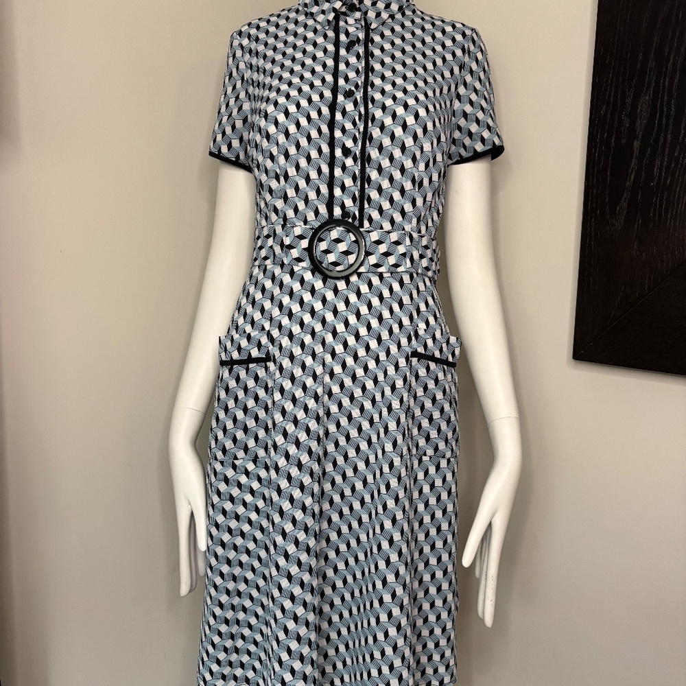 Vintage style blue and white dress with belt - Picture 6 of 8